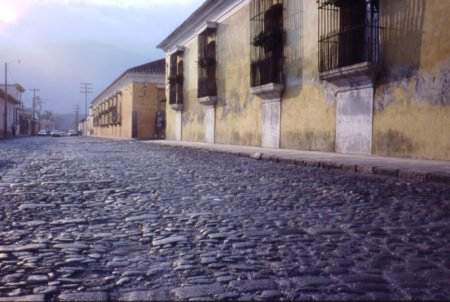 rue pave  Antigua.